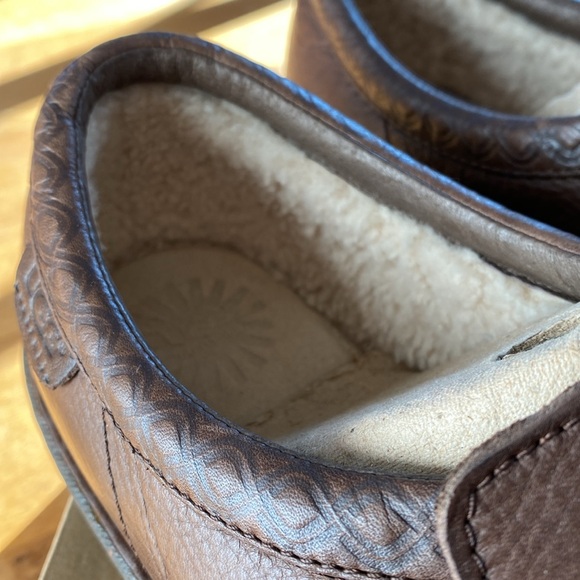 Ugg Men’s size 13 leather Quintana shearling-lined loafers - new in box main image 8